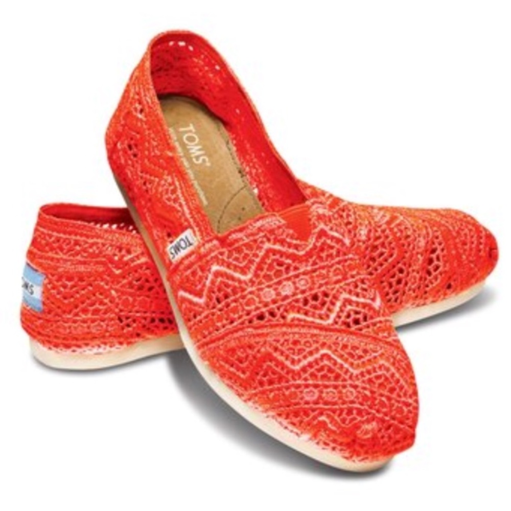 NIB Toms neon coral crochet women’s size 11